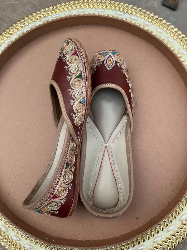 PIND POPPERS Punjabi Jutti for Women – Handcrafted Leather Flats with Traditional Embroidery for Weddings and Everyday Wear Maroon