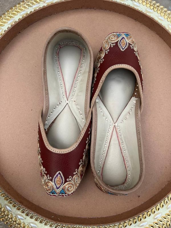 PIND POPPERS Punjabi Jutti for Women – Handcrafted Leather Flats with Traditional Embroidery for Weddings and Everyday Wear Maroon