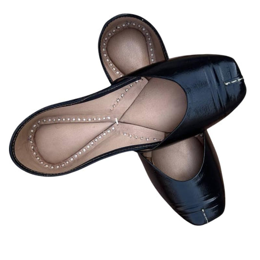 PIND POPPERS Women’s Traditional Ethnic Embroidered Jutti – Handcrafted Punjabi Footwear for Weddings, Festive, and Casual Wear (Kala Noor