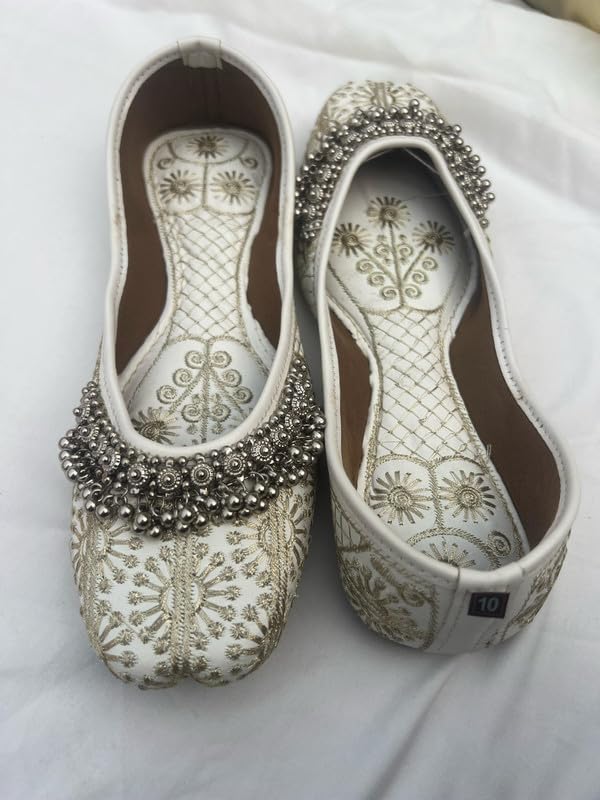 PIND POPPERS White & Gold Embroidered Jutti for Women | Handcrafted Ethnic Punjabi Mojari with Silver Bead Detailing | Perfect for Weddings