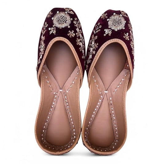 PIND POPPERS Women’s Traditional Ethnic Embroidered Jutti – Handcrafted Punjabi Footwear for Weddings, Festive, and Casual Wear
