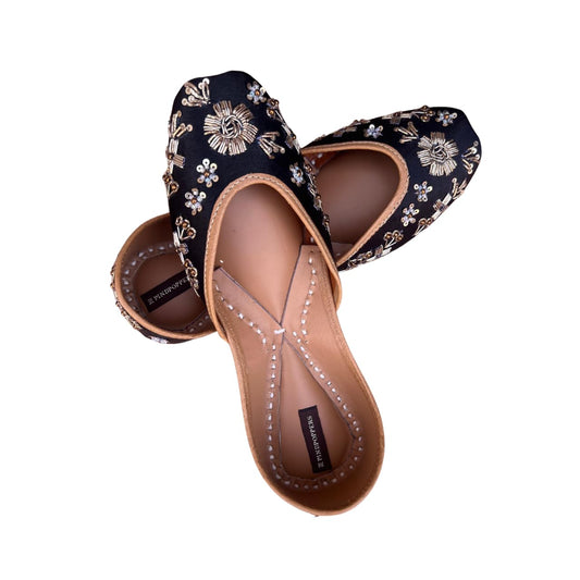 PIND POPPERS Women’s Traditional Ethnic Embroidered Jutti – Handcrafted Punjabi Footwear for Weddings, Festive, and Casual Wear (Black-Silk, UK Footwear Size System, Adult, Women, Numeric,