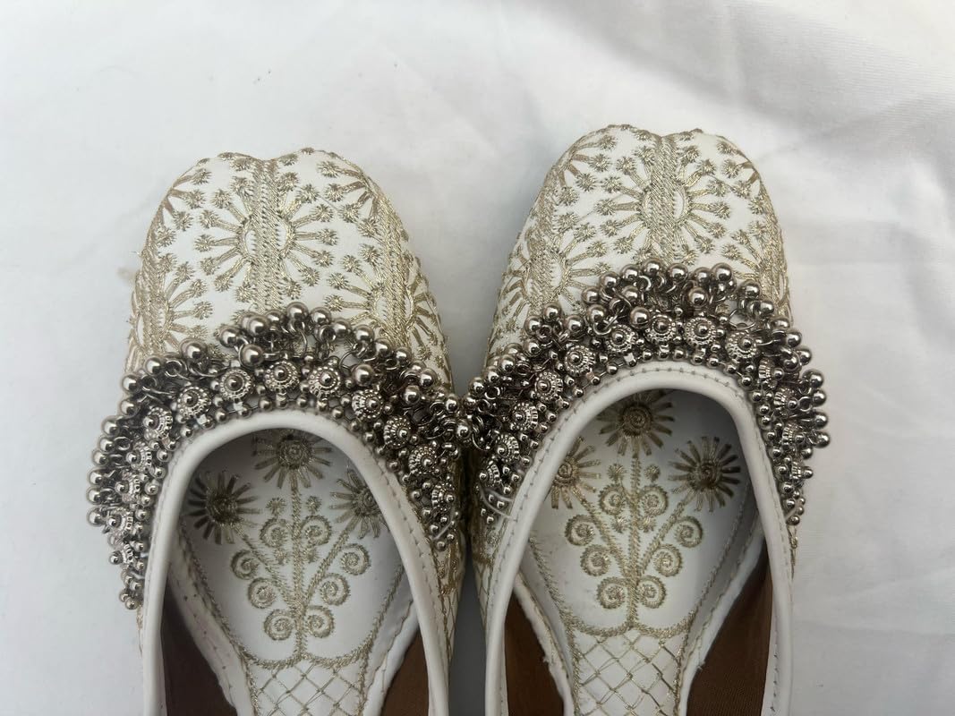 PIND POPPERS White & Gold Embroidered Jutti for Women | Handcrafted Ethnic Punjabi Mojari with Silver Bead Detailing | Perfect for Weddings