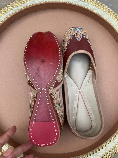 PIND POPPERS Punjabi Jutti for Women – Handcrafted Leather Flats with Traditional Embroidery for Weddings and Everyday Wear Maroon