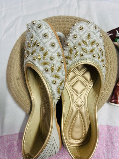 PIND POPPERS White & Gold Handcrafted Jutti for Women | Traditional Ethnic Punjabi Mojari with Pearl & Bead Embellishments | Perfect for Weddings