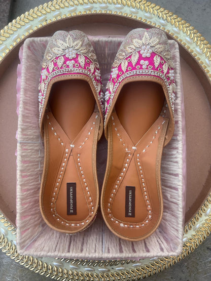 Handmade Traditional Punjabi Jutti – Authentic Ethnic Footwear for Women | Comfortable, Stylish, & Versatile Juttis for Every Occasion (Pink, UK Footwear Size System, Adult, Women