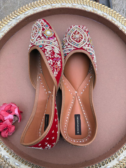 PIND POPPERS Women’s Handcrafted Punjabi Jutti – Traditional Embroidered Ethnic Footwear