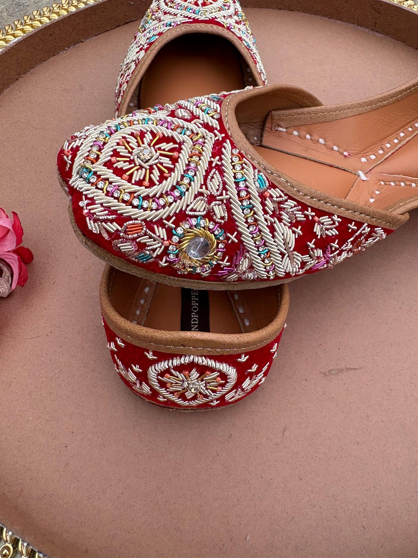 PIND POPPERS Women’s Handcrafted Punjabi Jutti – Traditional Embroidered Ethnic Footwear